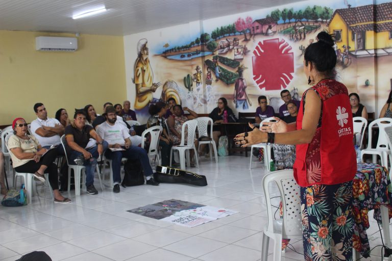 INTERCÂMBIO DO PROJETO NOSSA FEIRA POPULAR E SOLIDÁRIA REÚNE FEIRANTES DE 21 MUNICÍPIOS EM CRATEÚS