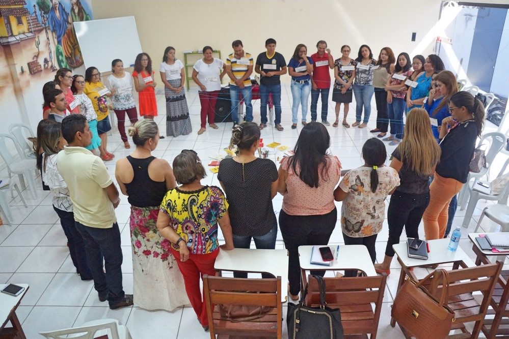 EDUCADORAS E EDUCADORES DISCUTEM PLANO POLÍTICO PEDAGÓGICO A SERVIÇO DA VIDA