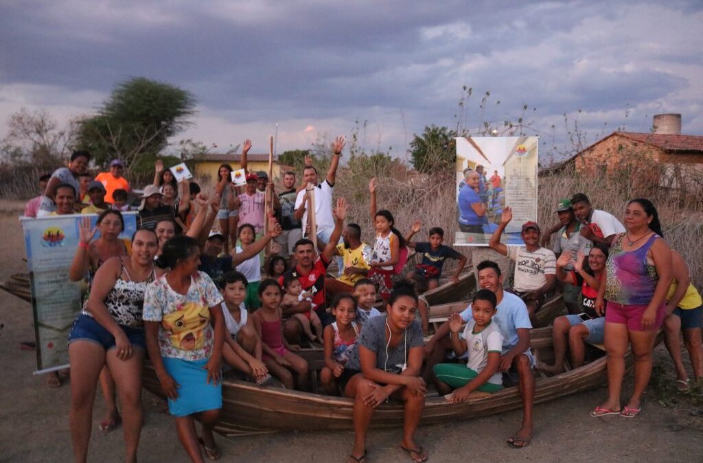 ENTREGA DE EQUIPAMENTOS DE PESCA É OCASIÃO PARA NEGOCIAR COM OS PODERES PÚBLICOS