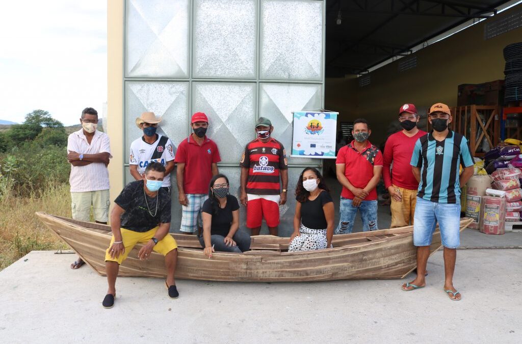 CÁRITAS ENTREGA EQUIPAMENTOS VISANDO FORTALECER A PESCA ARTESANAL E O ASSOCIATIVISMO NOS TERRITÓRIOS INHAMUNS E CRATEÚS